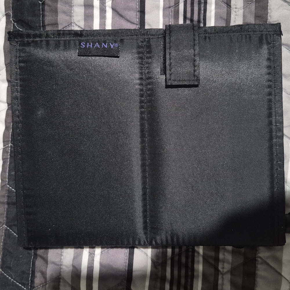 SHANY Makeup Brush Set - Black and Purple *missing 5 Brushes* - Picture 4 of 6